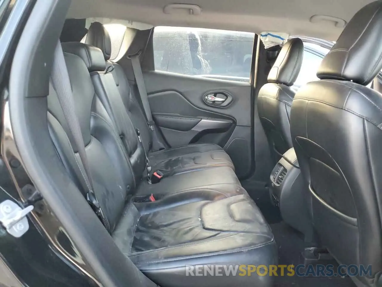 11 Photograph of a damaged car 1C4PJLDB7KD416230 JEEP GRAND CHER 2019
