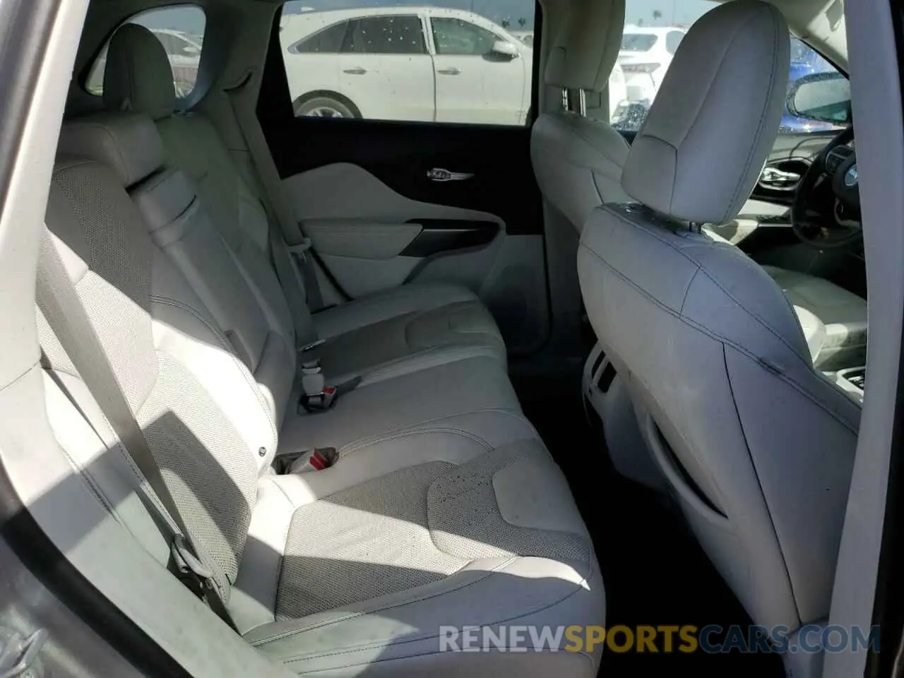 10 Фотография поврежденного автомобиля 1C4PJLDB8KD123243 JEEP GRAND CHER 2019