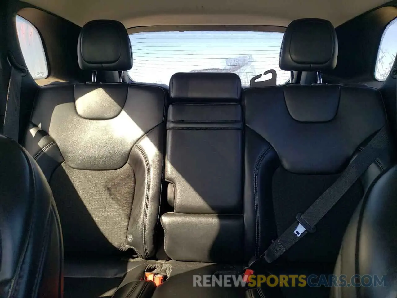 10 Фотография поврежденного автомобиля 1C4PJLLB1KD165030 JEEP GRAND CHER 2019