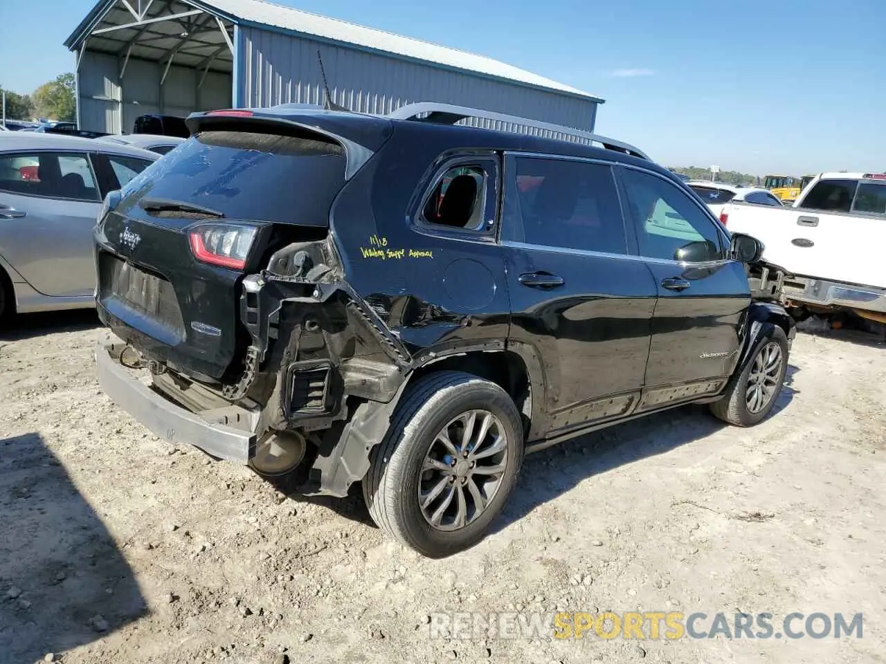 3 Photograph of a damaged car 1C4PJLLB1KD176707 JEEP GRAND CHER 2019