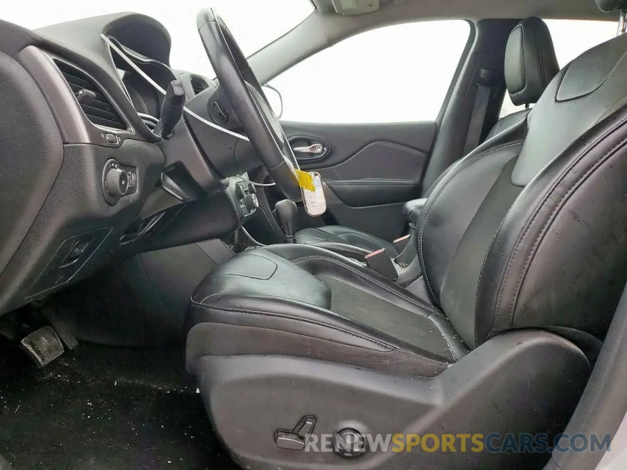 7 Фотография поврежденного автомобиля 1C4PJLLB2KD333533 JEEP GRAND CHER 2019