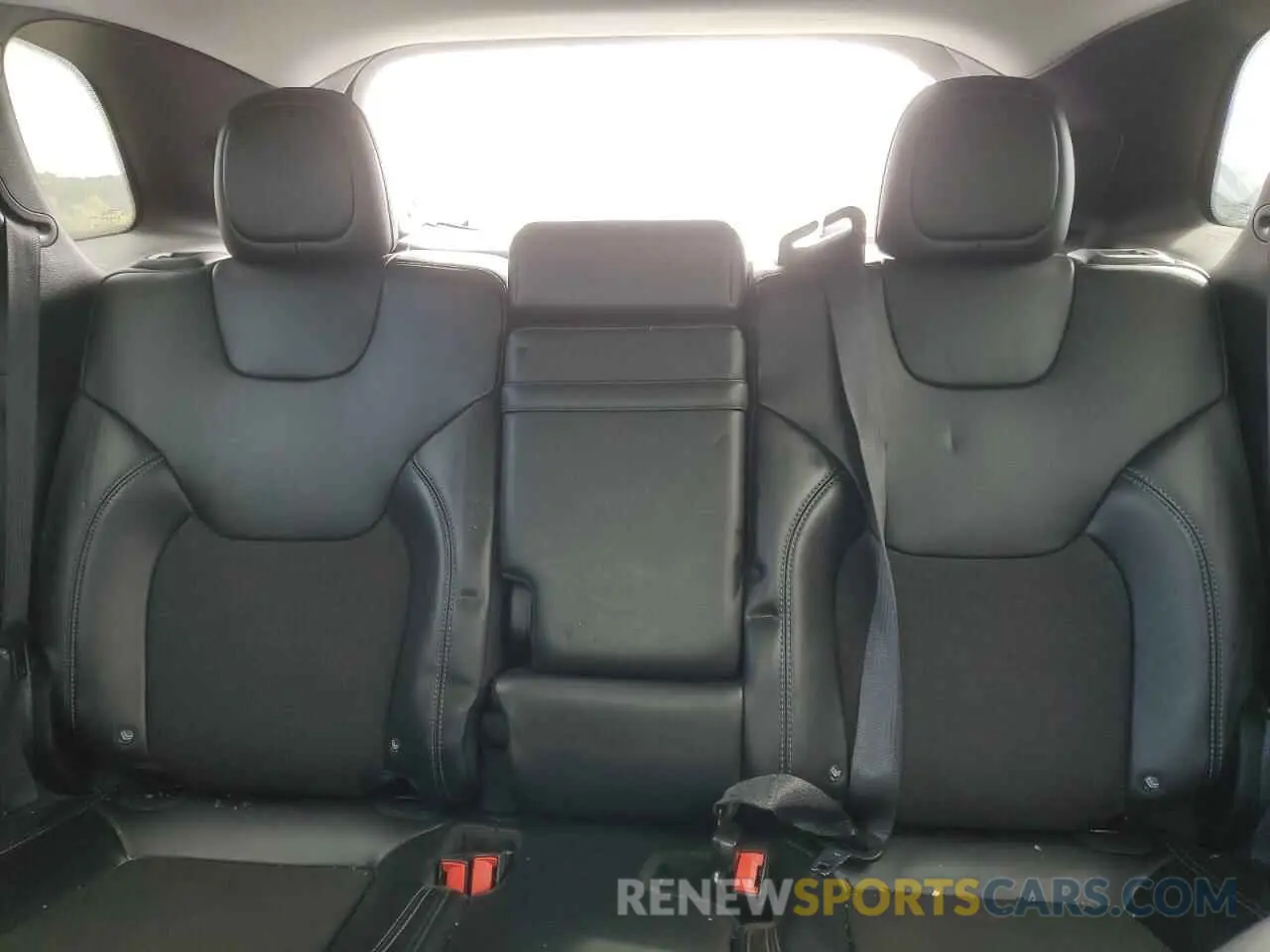 10 Photograph of a damaged car 1C4PJLLB3KD154529 JEEP GRAND CHER 2019