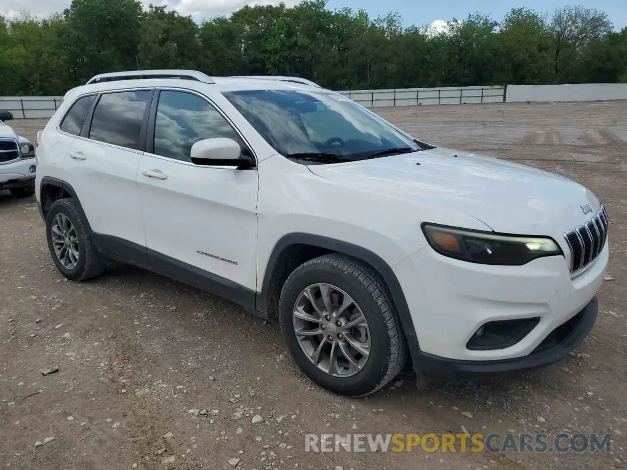 4 Photograph of a damaged car 1C4PJLLB3KD420387 JEEP GRAND CHER 2019