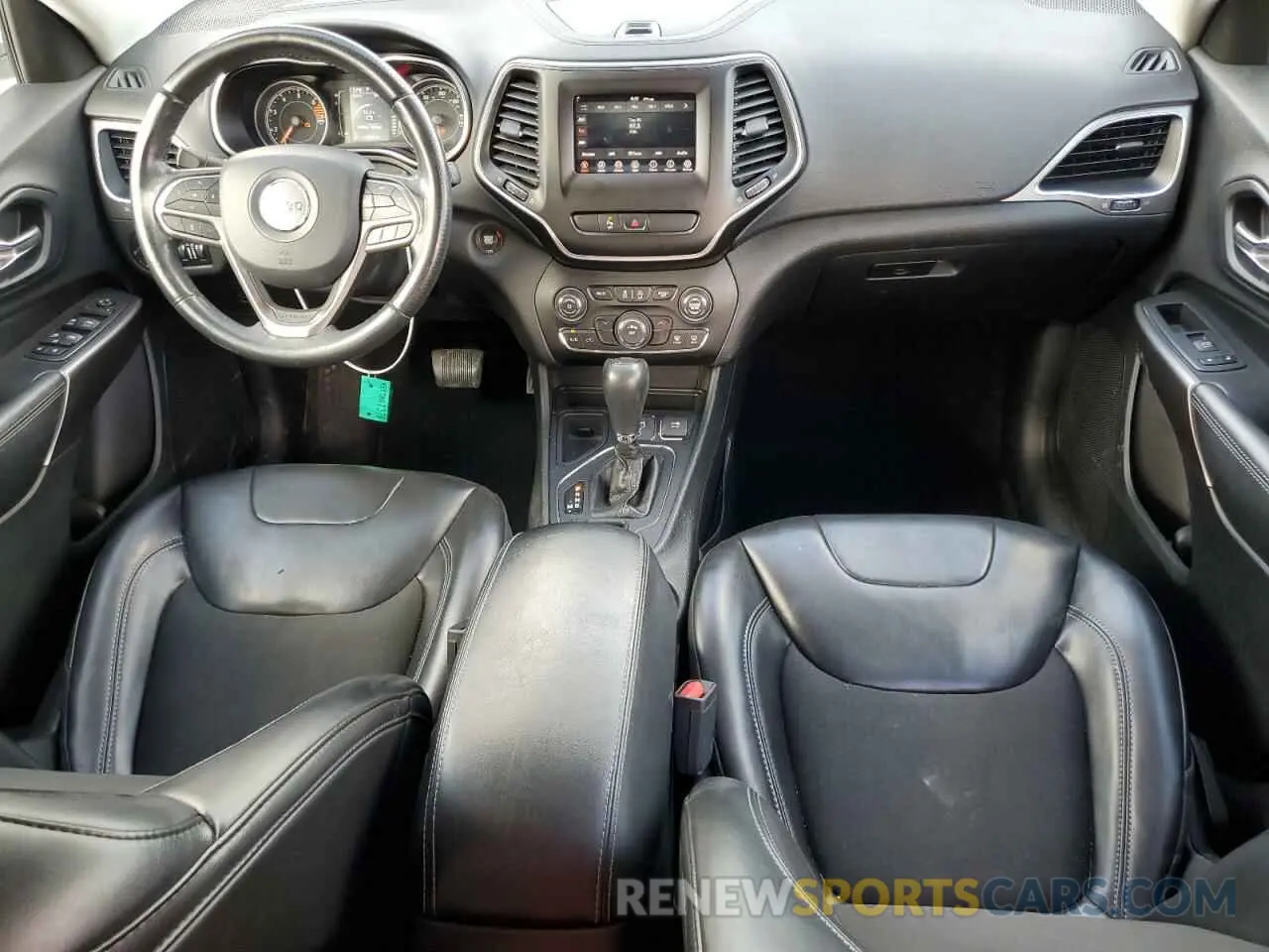 8 Photograph of a damaged car 1C4PJLLB4KD324381 JEEP GRAND CHER 2019
