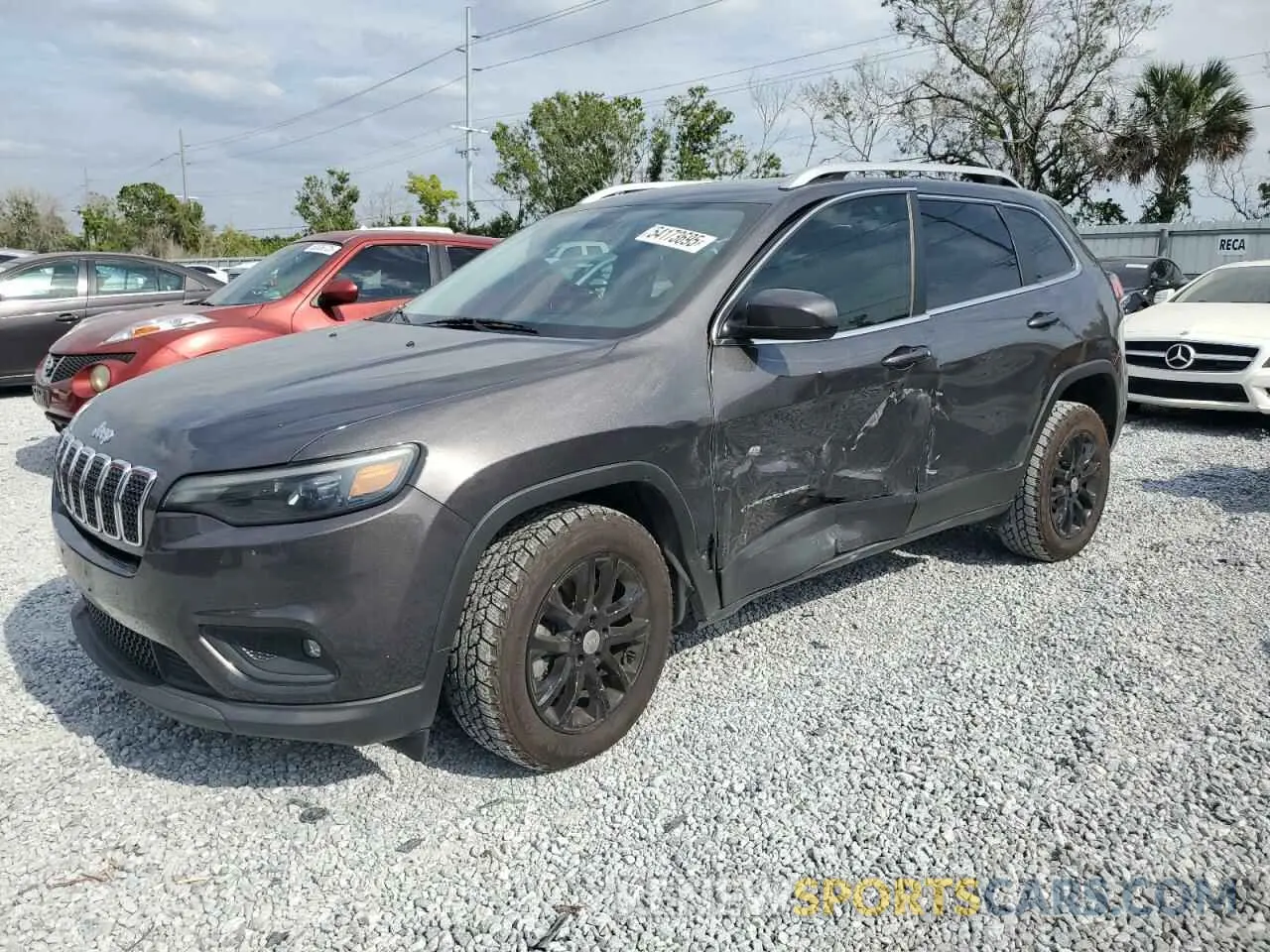 1 Photograph of a damaged car 1C4PJLLB5KD143905 JEEP GRAND CHER 2019