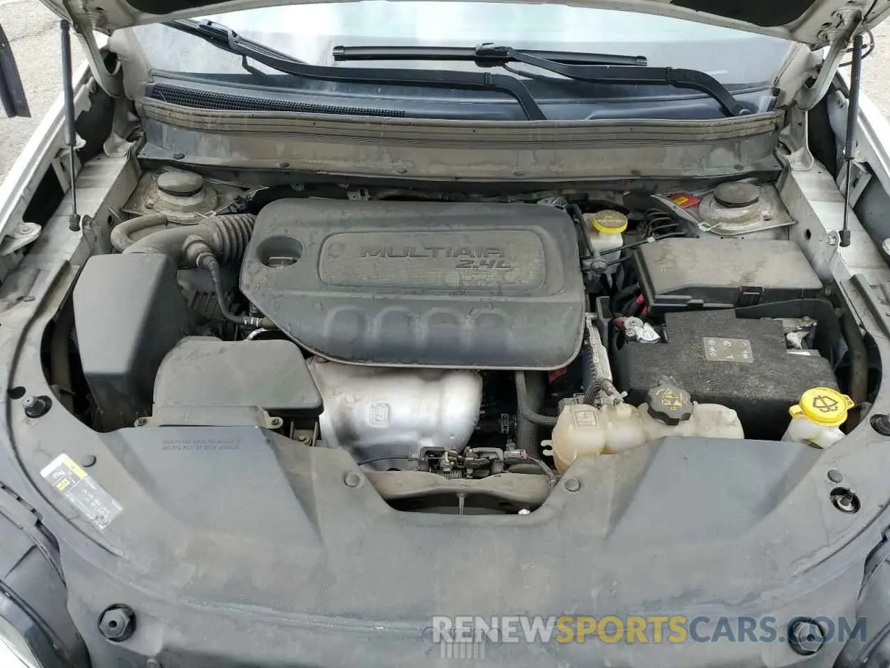12 Photograph of a damaged car 1C4PJLLB5KD373217 JEEP GRAND CHER 2019
