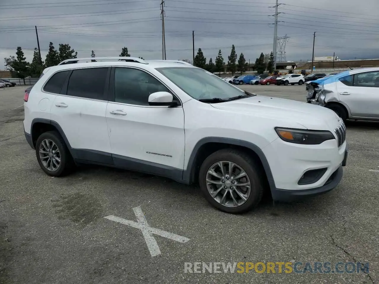 4 Photograph of a damaged car 1C4PJLLB5KD373217 JEEP GRAND CHER 2019