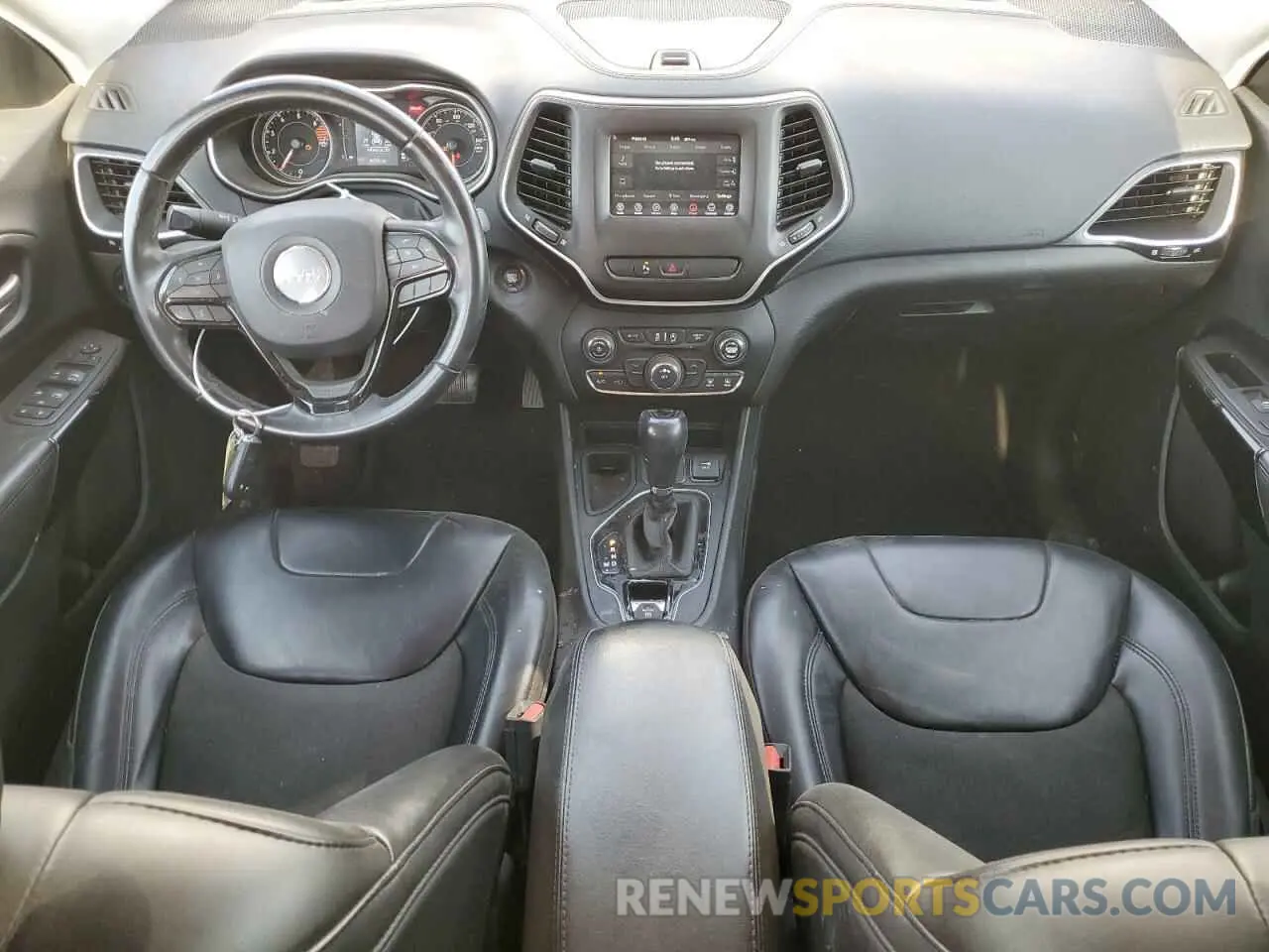8 Photograph of a damaged car 1C4PJLLB7KD470175 JEEP GRAND CHER 2019