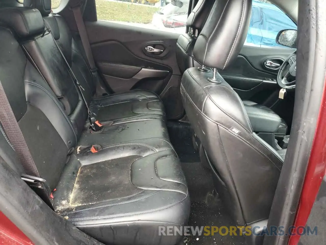 11 Photograph of a damaged car 1C4PJLLB9KD454527 JEEP GRAND CHER 2019