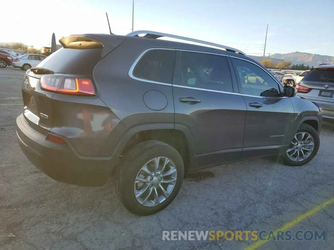 3 Фотография поврежденного автомобиля 1C4PJLLBXKD248116 JEEP GRAND CHER 2019