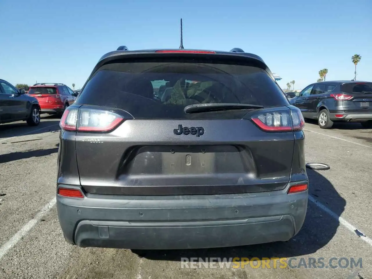 6 Photograph of a damaged car 1C4PJLLBXKD448333 JEEP GRAND CHER 2019