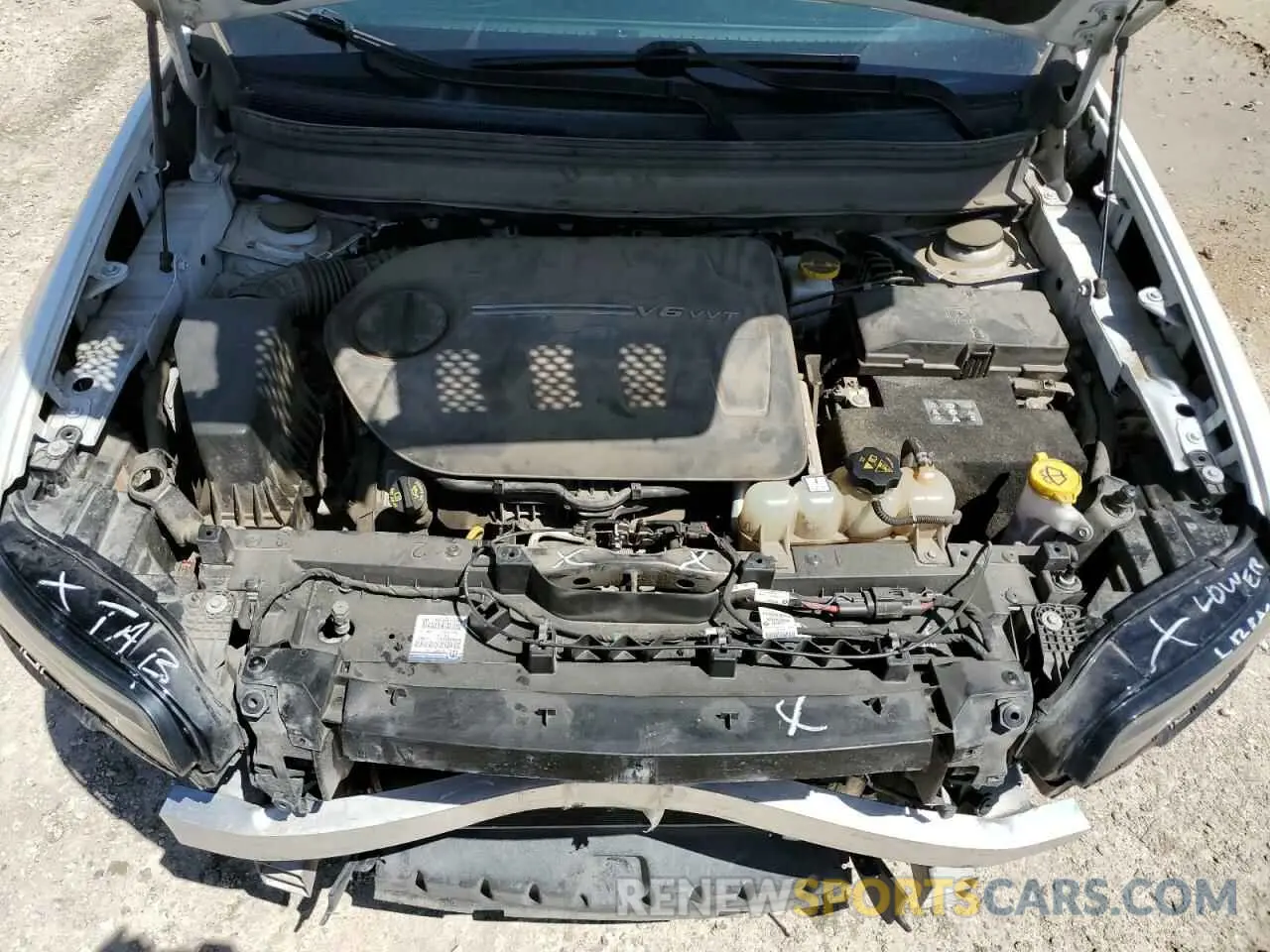 12 Photograph of a damaged car 1C4PJLLX5KD392622 JEEP GRAND CHER 2019