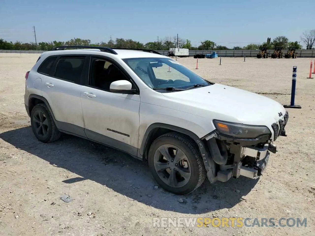4 Photograph of a damaged car 1C4PJLLX5KD392622 JEEP GRAND CHER 2019