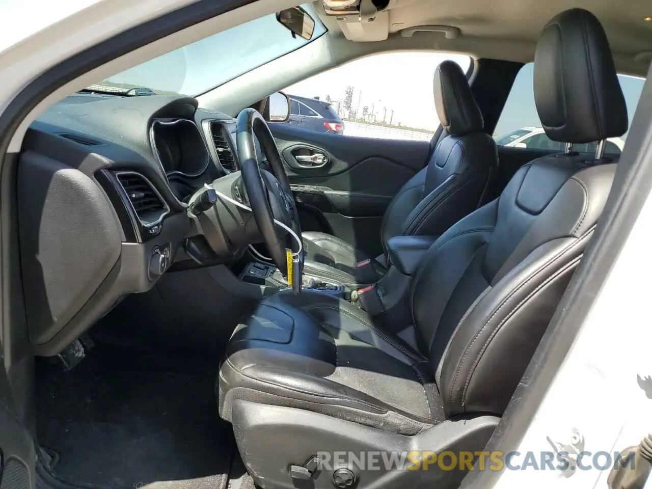 7 Photograph of a damaged car 1C4PJLLX5KD392622 JEEP GRAND CHER 2019