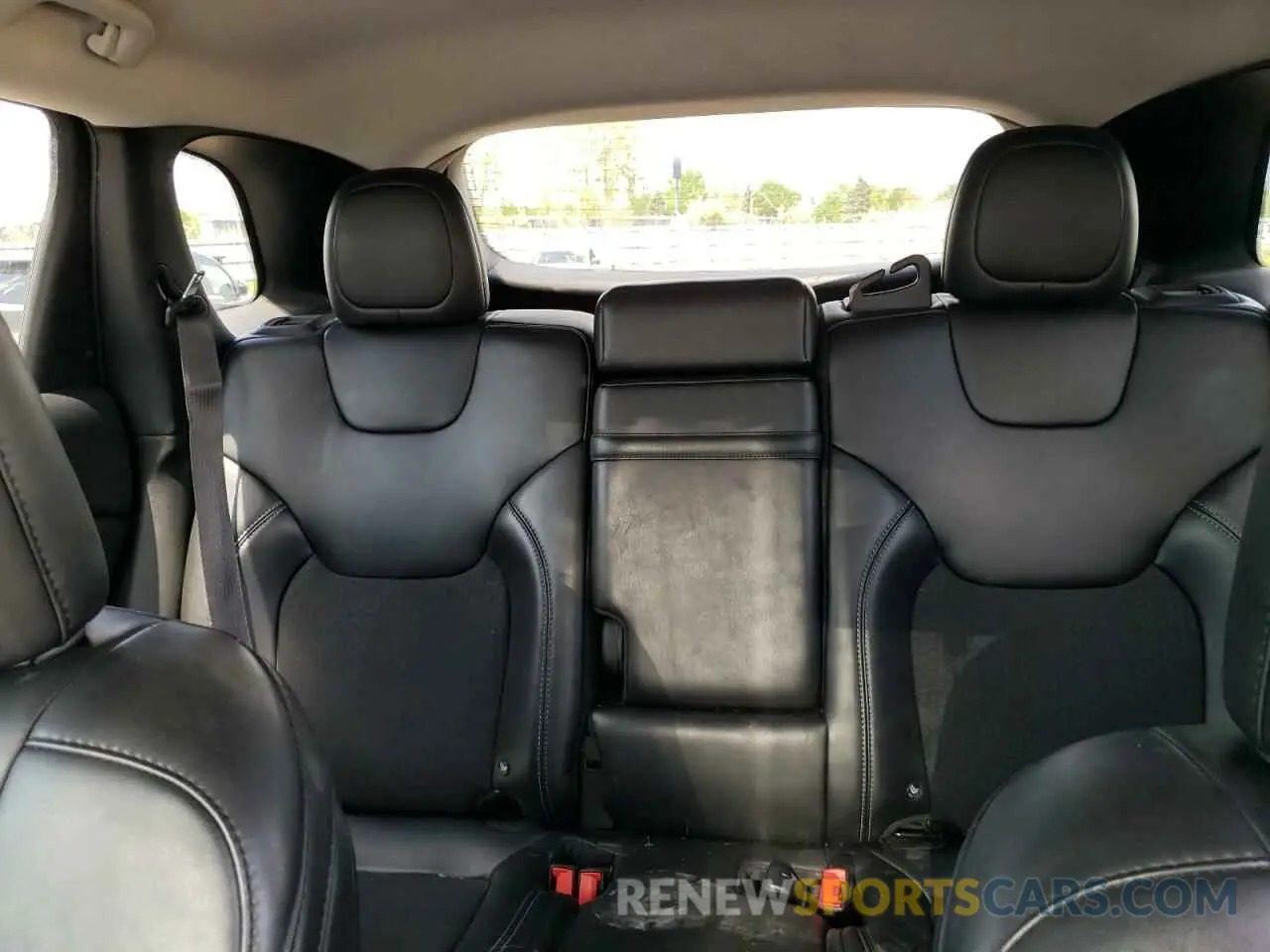10 Photograph of a damaged car 1C4PJLLXXKD131602 JEEP GRAND CHER 2019