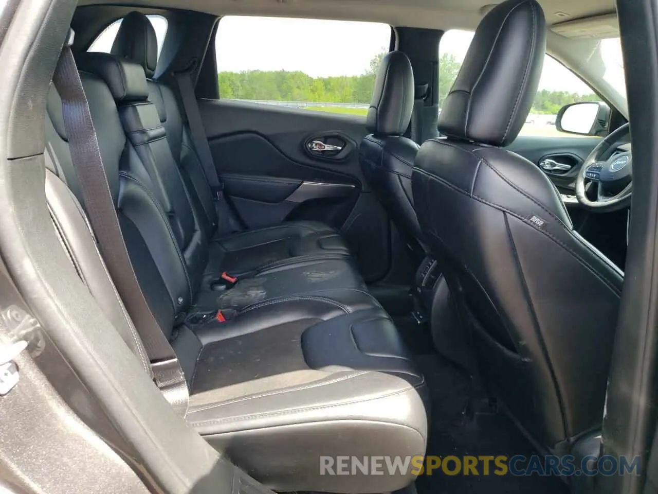 11 Photograph of a damaged car 1C4PJLLXXKD131602 JEEP GRAND CHER 2019