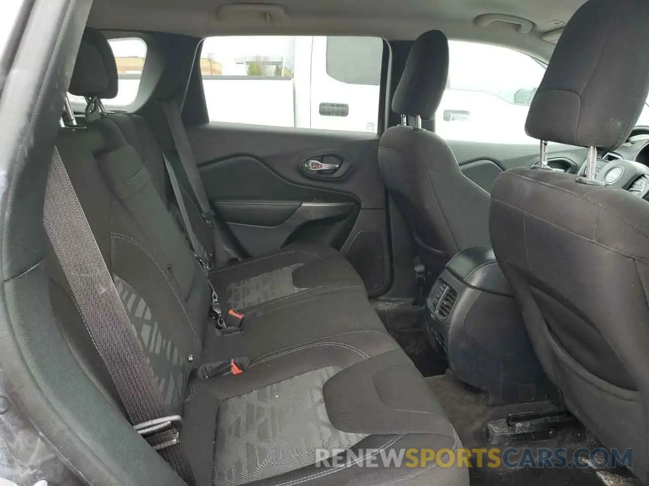 11 Photograph of a damaged car 1C4PJMCB0KD136074 JEEP GRAND CHER 2019