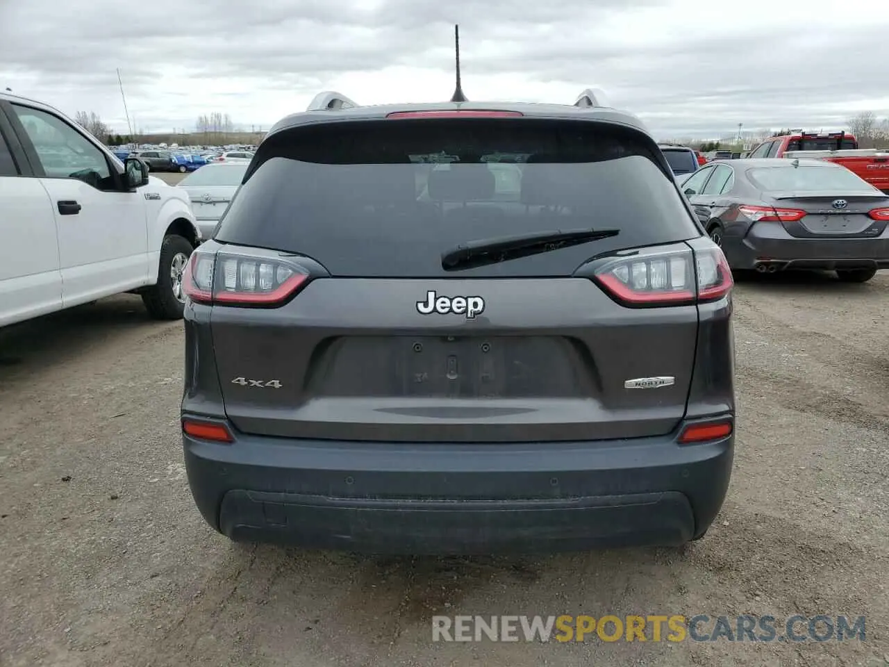 6 Photograph of a damaged car 1C4PJMCB0KD136074 JEEP GRAND CHER 2019