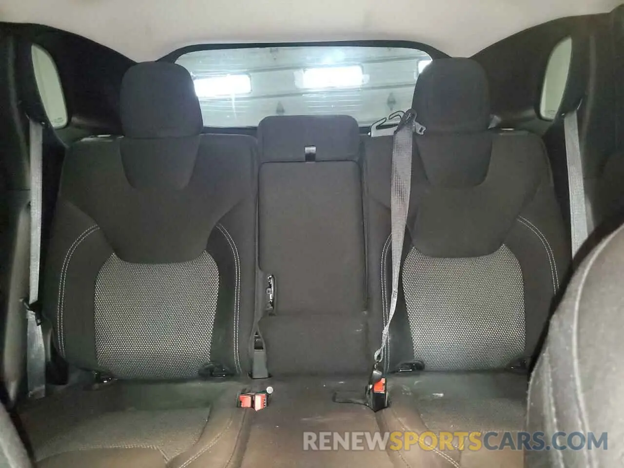 10 Photograph of a damaged car 1C4PJMCB2KD484202 JEEP GRAND CHER 2019
