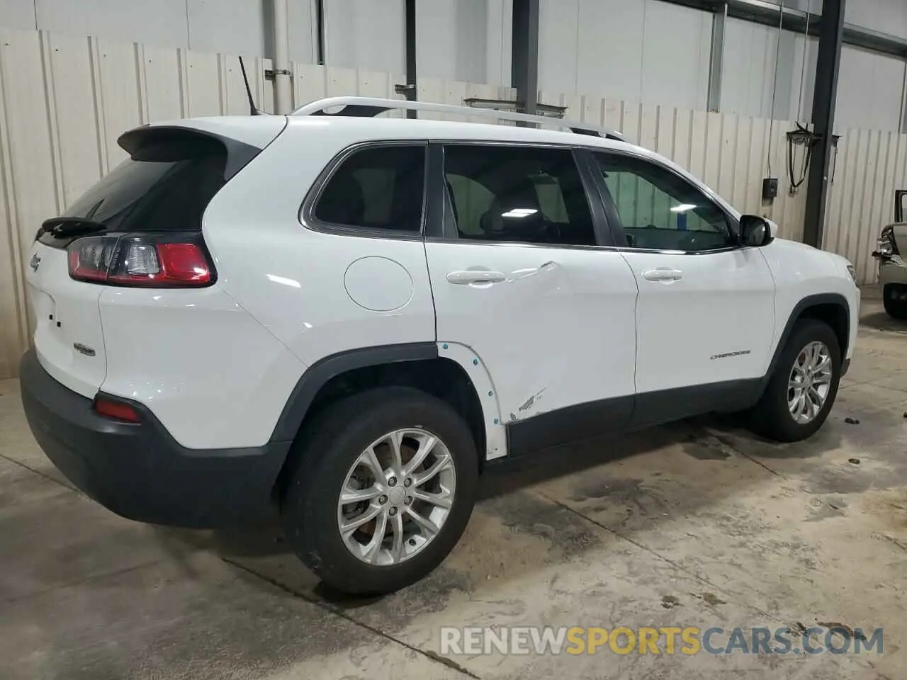 3 Photograph of a damaged car 1C4PJMCB4KD167666 JEEP GRAND CHER 2019