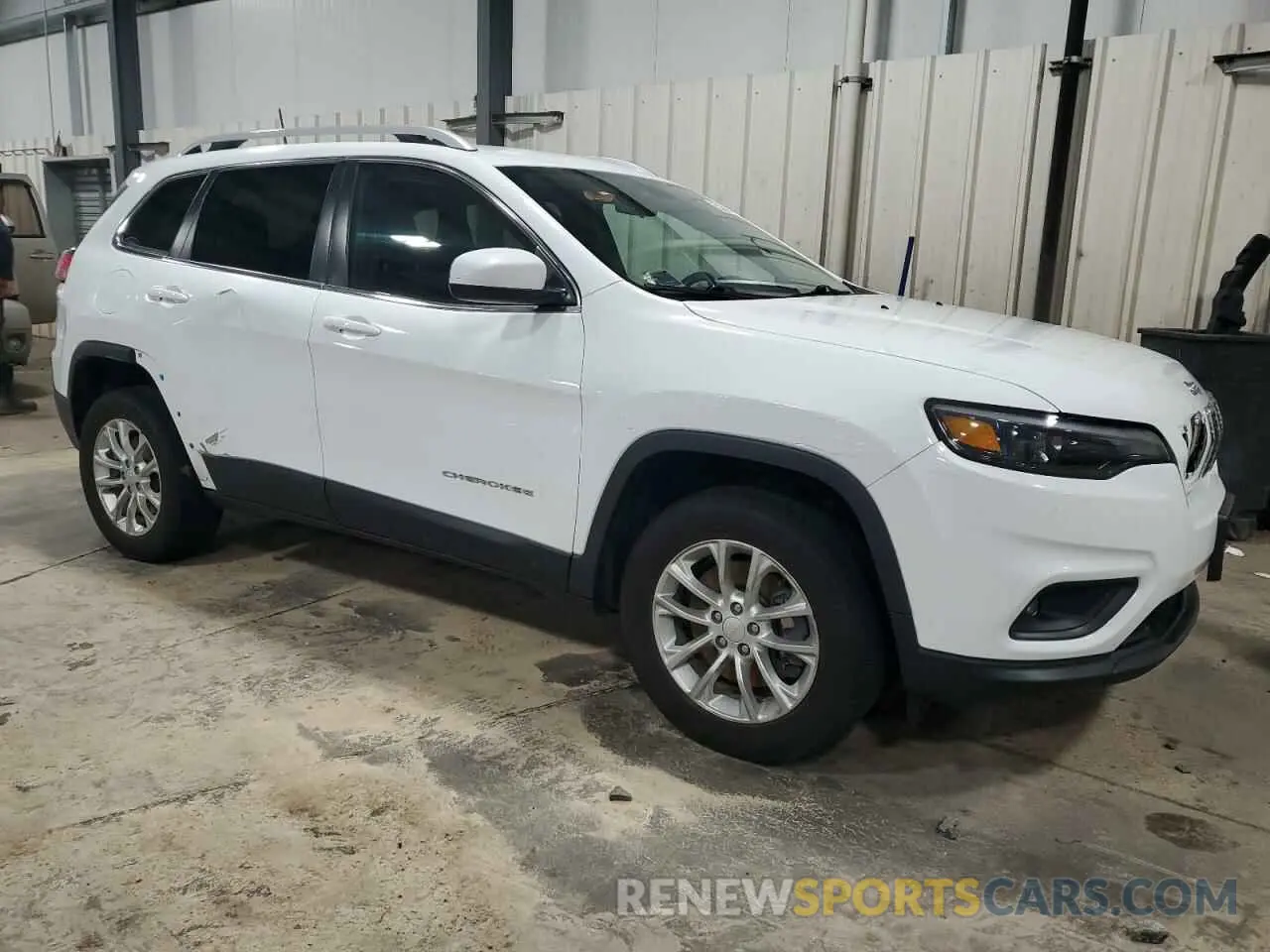 4 Photograph of a damaged car 1C4PJMCB4KD167666 JEEP GRAND CHER 2019