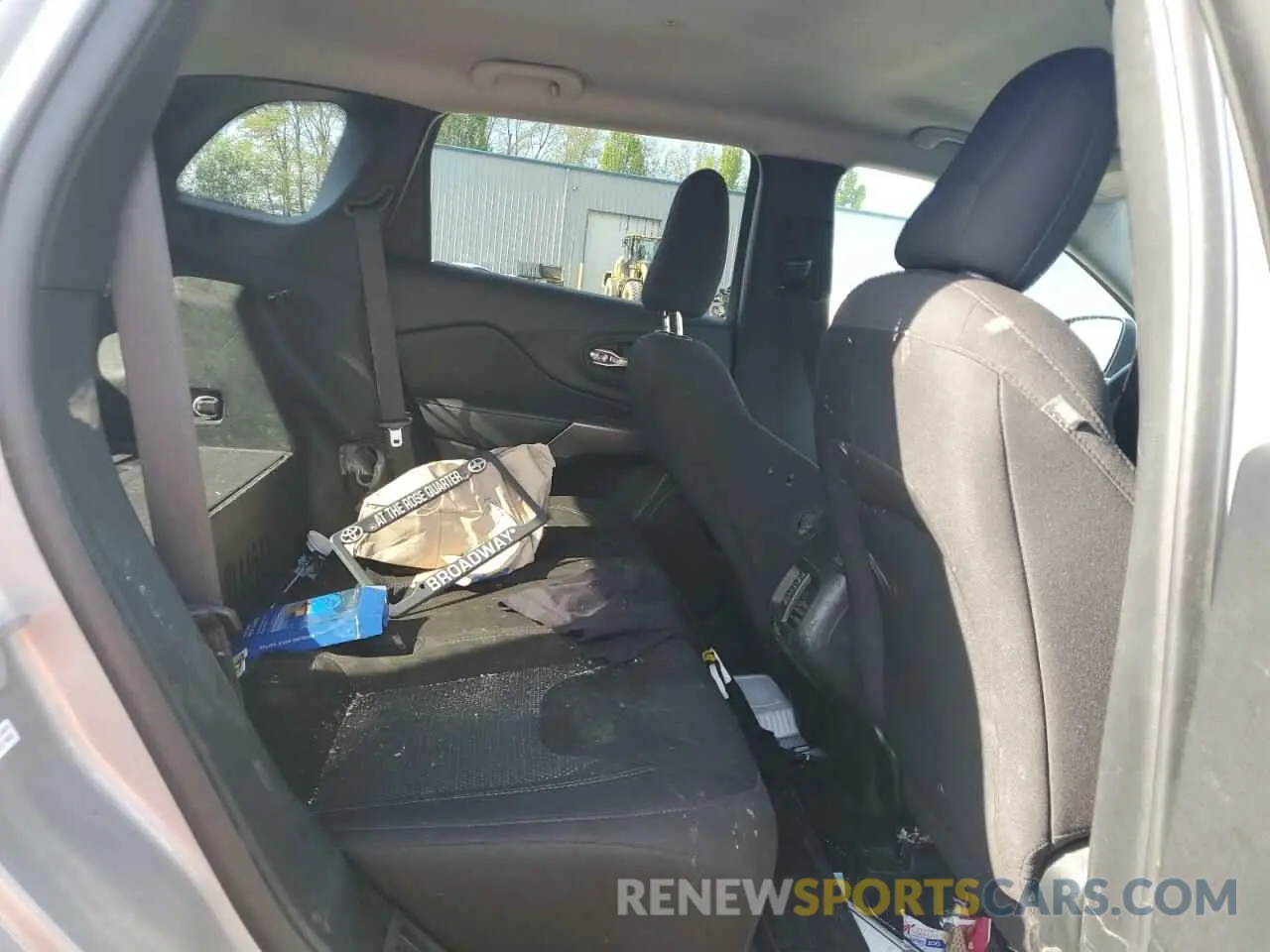 11 Photograph of a damaged car 1C4PJMCB5KD212730 JEEP GRAND CHER 2019