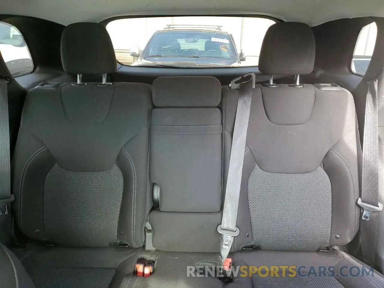 10 Photograph of a damaged car 1C4PJMCB7KD362712 JEEP GRAND CHER 2019