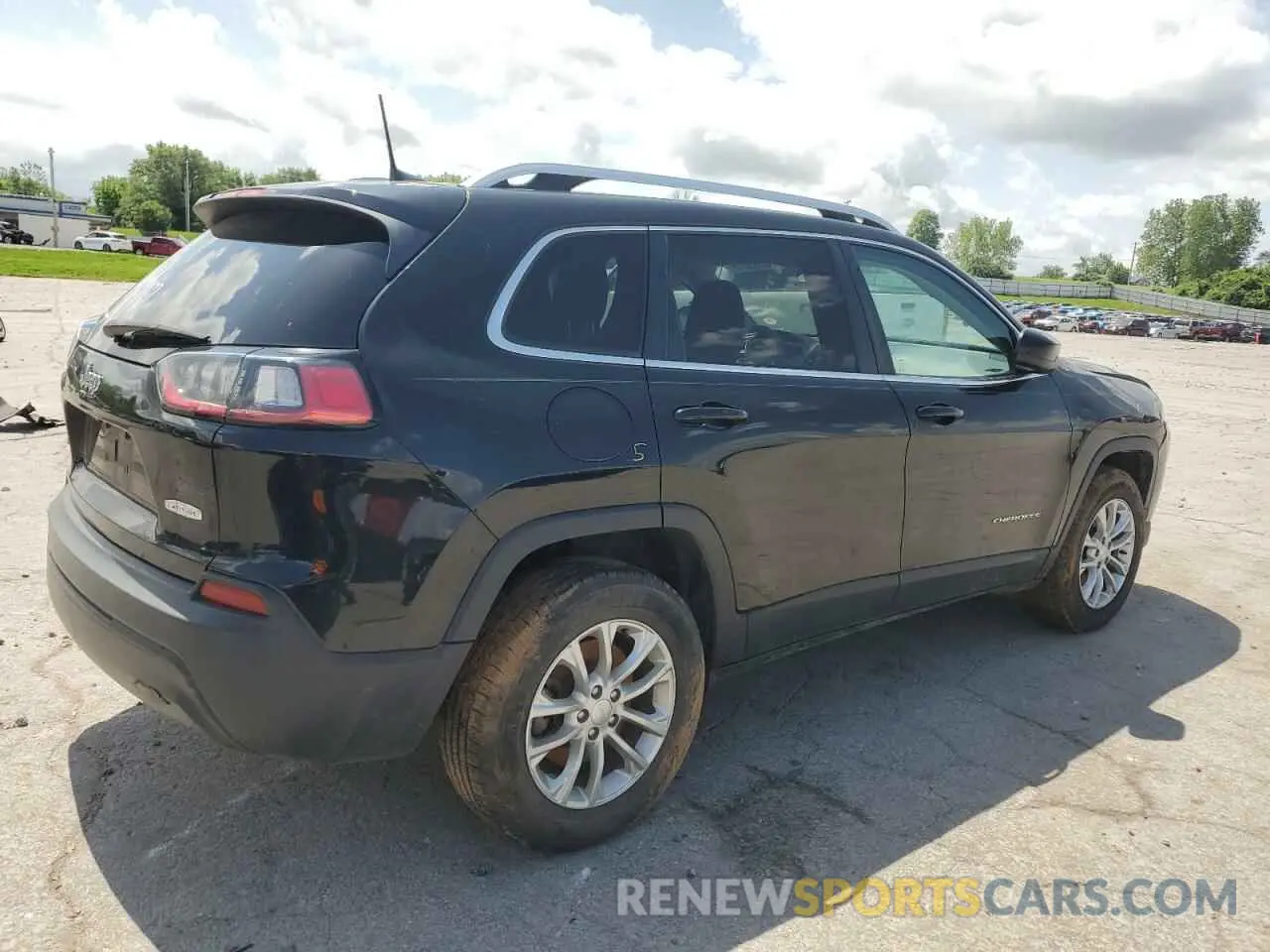 3 Photograph of a damaged car 1C4PJMCB8KD212964 JEEP GRAND CHER 2019
