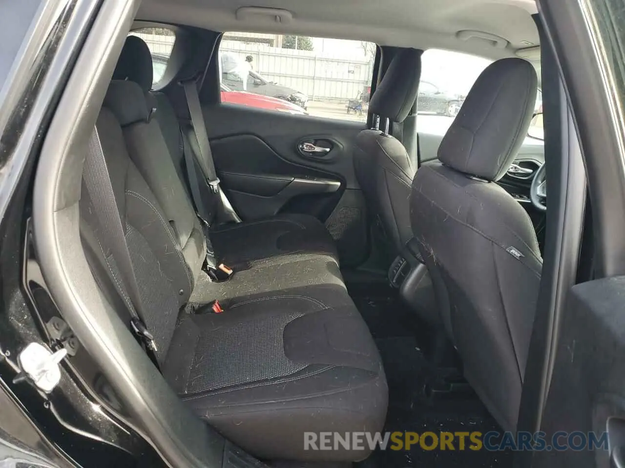 12 Photograph of a damaged car 1C4PJMCB8KD408256 JEEP GRAND CHER 2019