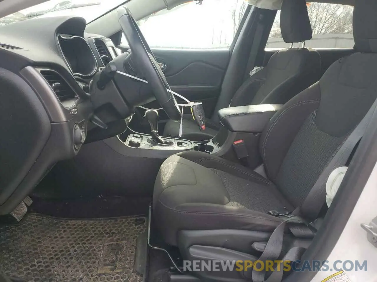 7 Photograph of a damaged car 1C4PJMCB9KD158249 JEEP GRAND CHER 2019