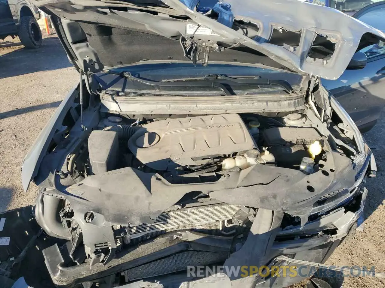 12 Photograph of a damaged car 1C4PJMCX8KD449014 JEEP GRAND CHER 2019