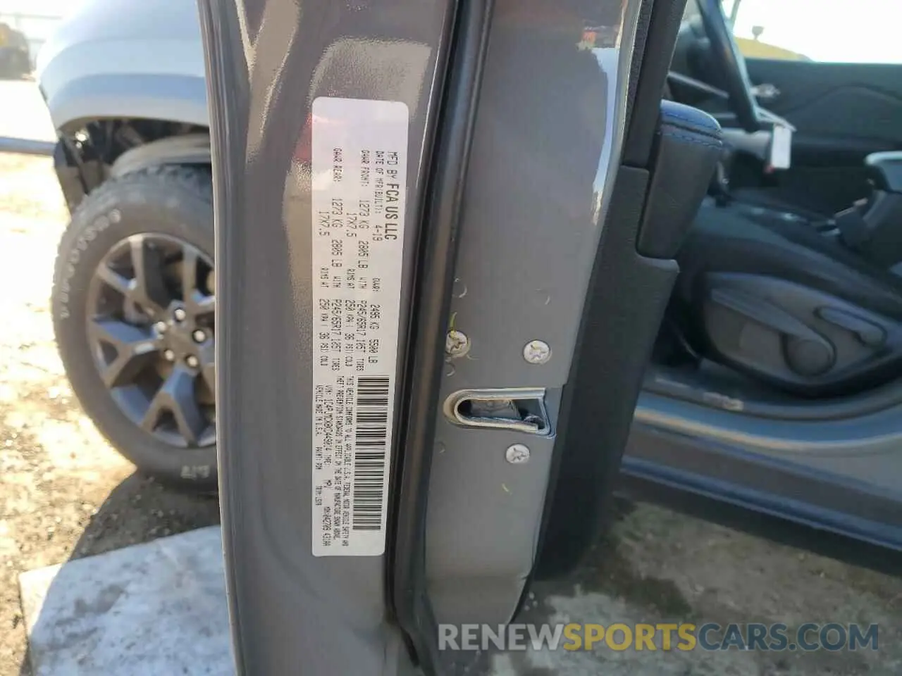 13 Photograph of a damaged car 1C4PJMCX8KD449014 JEEP GRAND CHER 2019