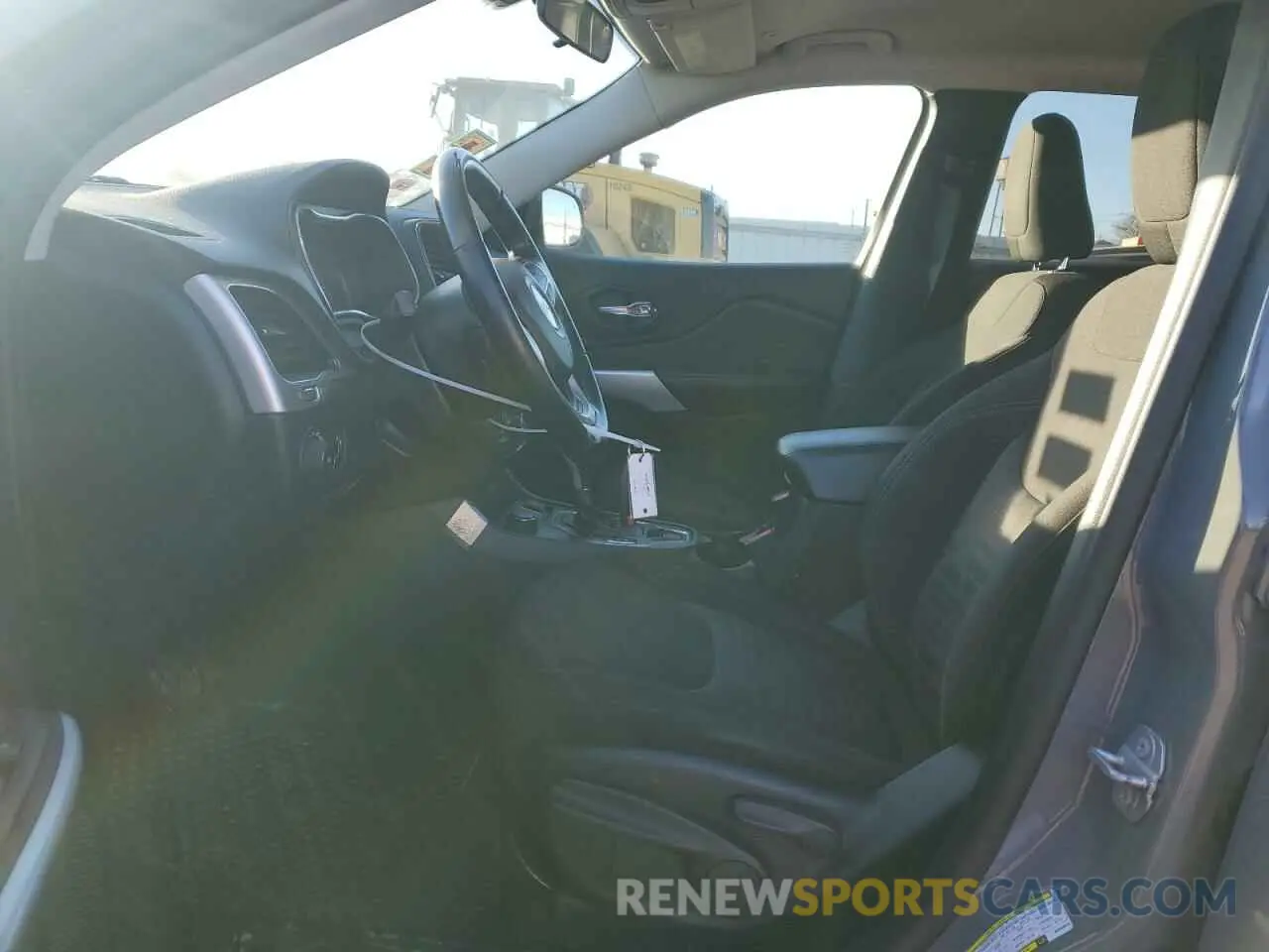 7 Photograph of a damaged car 1C4PJMCX8KD449014 JEEP GRAND CHER 2019