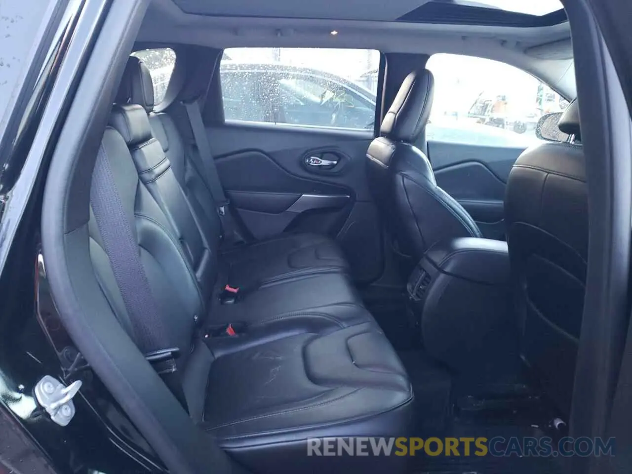 10 Photograph of a damaged car 1C4PJMDN3KD189862 JEEP GRAND CHER 2019