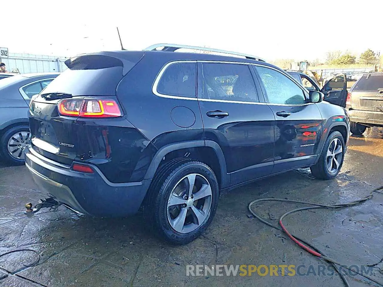 3 Photograph of a damaged car 1C4PJMDN3KD189862 JEEP GRAND CHER 2019