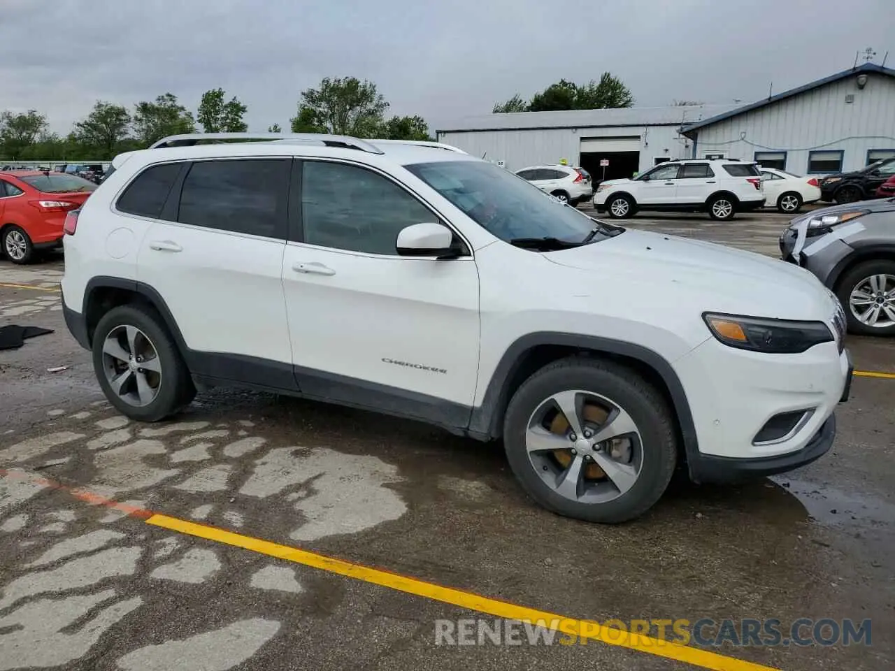 4 Photograph of a damaged car 1C4PJMDN5KD180550 JEEP GRAND CHER 2019