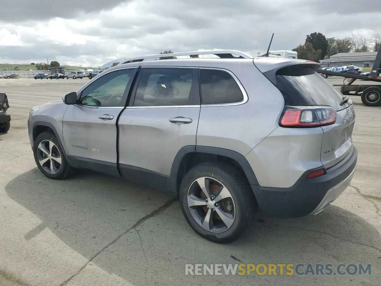 2 Photograph of a damaged car 1C4PJMDN6KD179374 JEEP GRAND CHER 2019