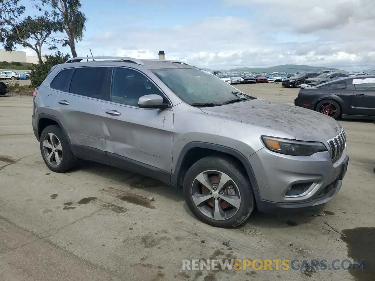 4 Photograph of a damaged car 1C4PJMDN6KD179374 JEEP GRAND CHER 2019