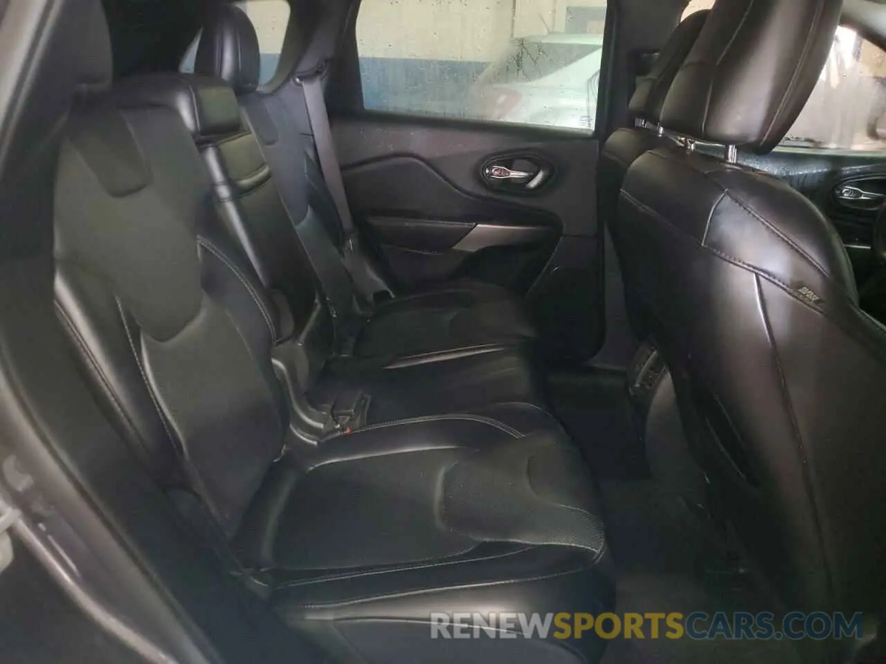 11 Photograph of a damaged car 1C4PJMDN8KD212200 JEEP GRAND CHER 2019