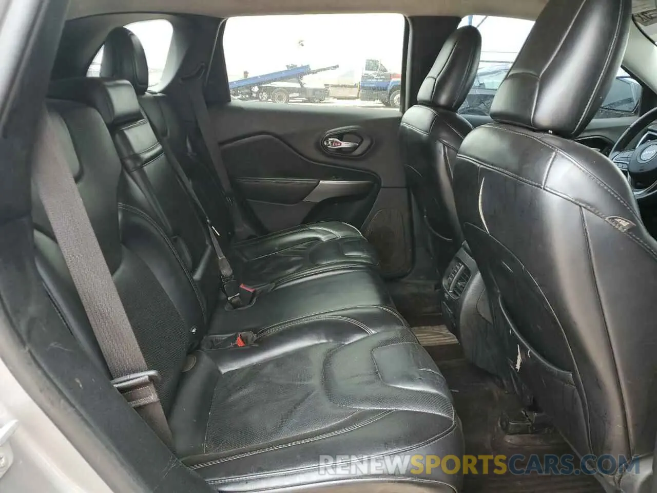 11 Photograph of a damaged car 1C4PJMDN9KD116219 JEEP GRAND CHER 2019