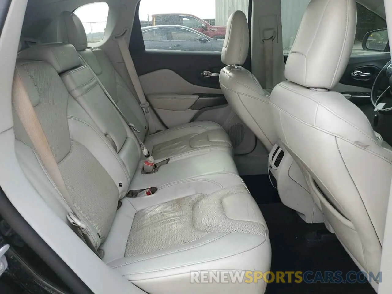 11 Photograph of a damaged car 1C4PJMDN9KD169891 JEEP GRAND CHER 2019