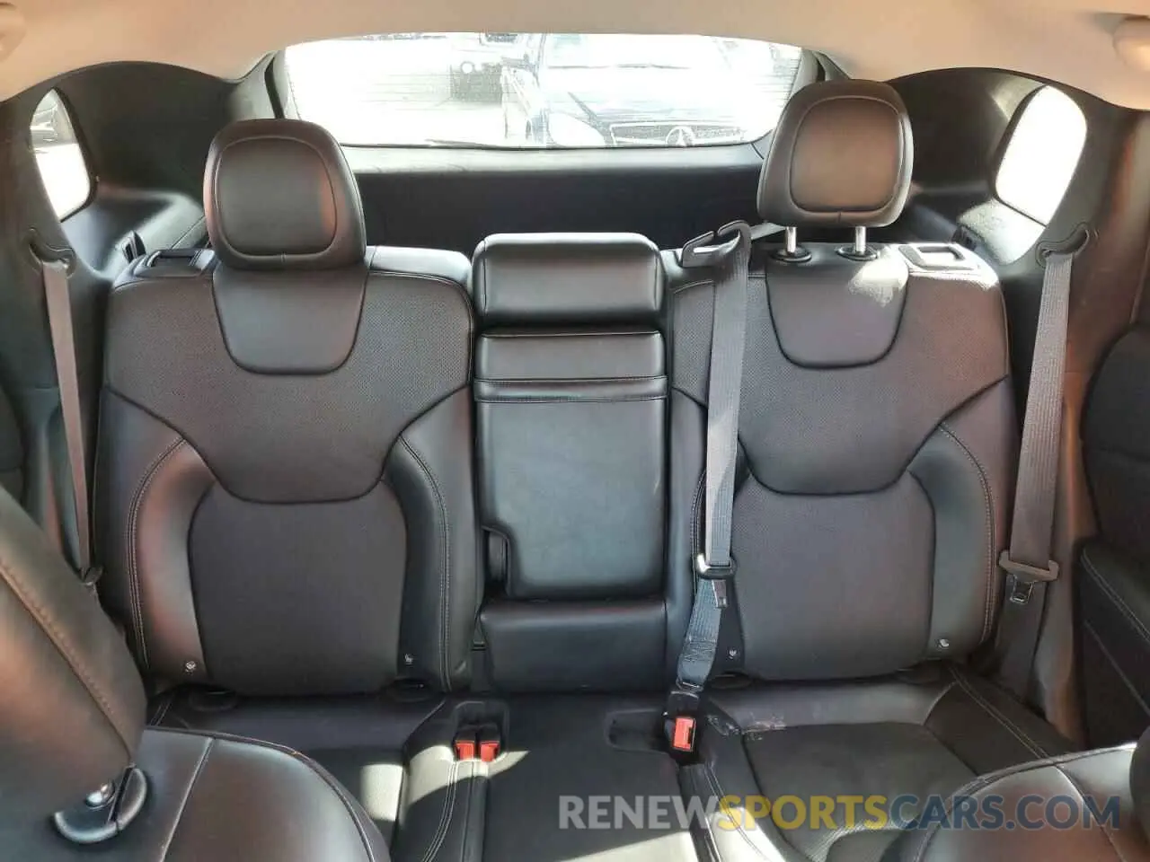 10 Photograph of a damaged car 1C4PJMDX0KD112108 JEEP GRAND CHER 2019