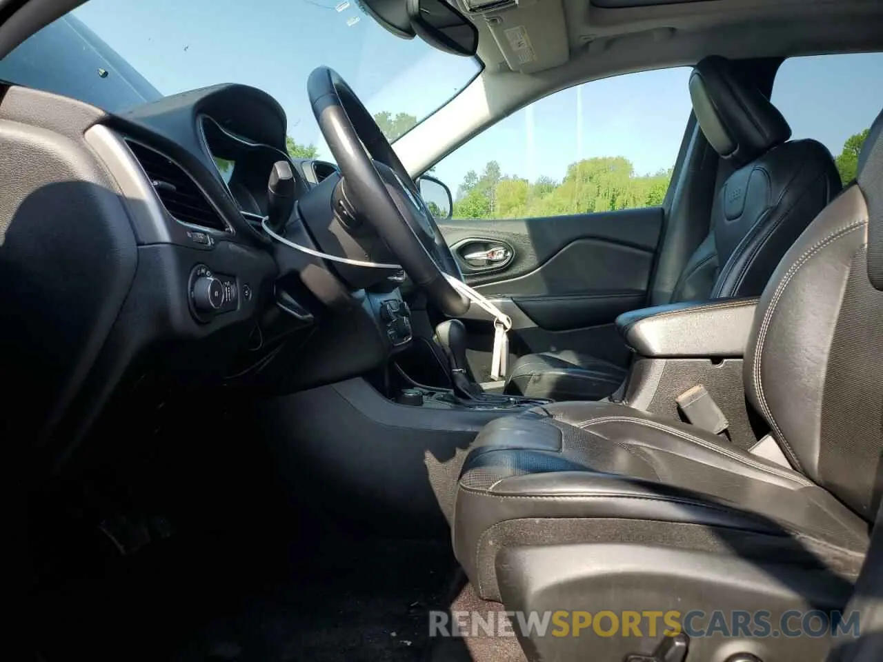 7 Photograph of a damaged car 1C4PJMDX1KD103899 JEEP GRAND CHER 2019