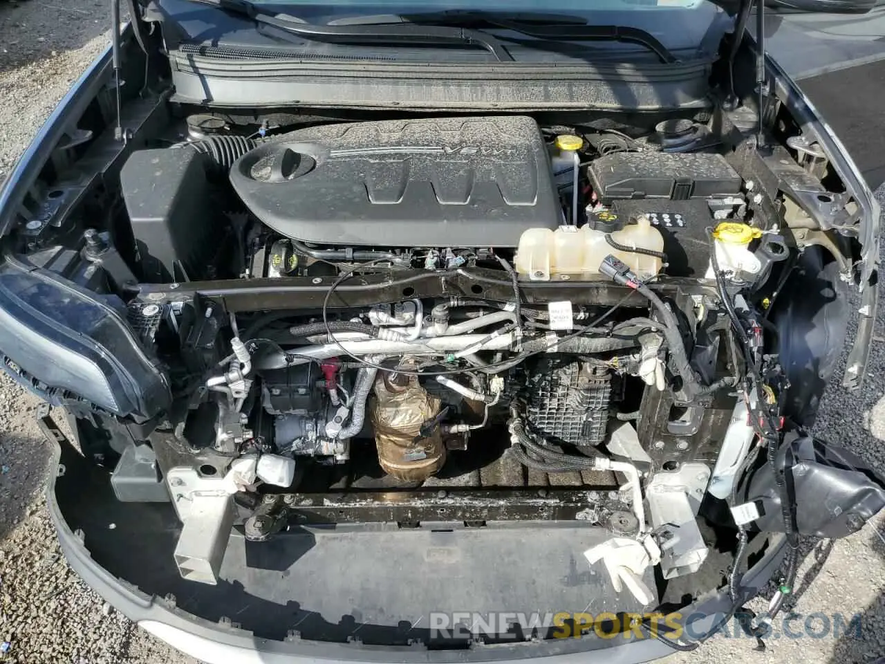 12 Photograph of a damaged car 1C4PJMDX1KD310146 JEEP GRAND CHER 2019