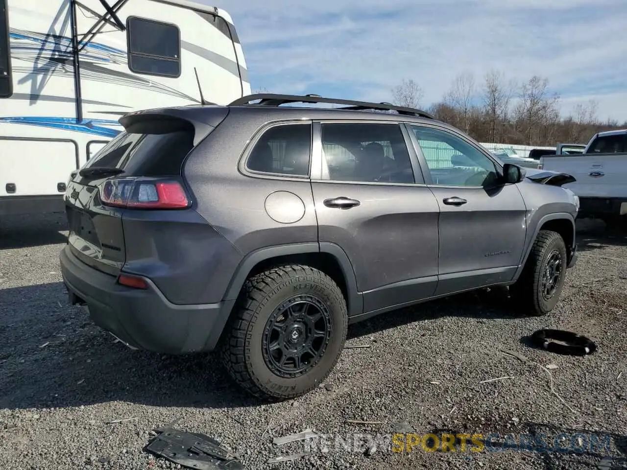 3 Photograph of a damaged car 1C4PJMDX1KD310146 JEEP GRAND CHER 2019