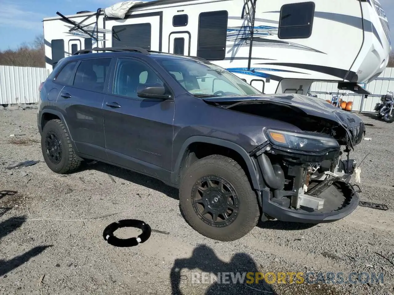 4 Photograph of a damaged car 1C4PJMDX1KD310146 JEEP GRAND CHER 2019