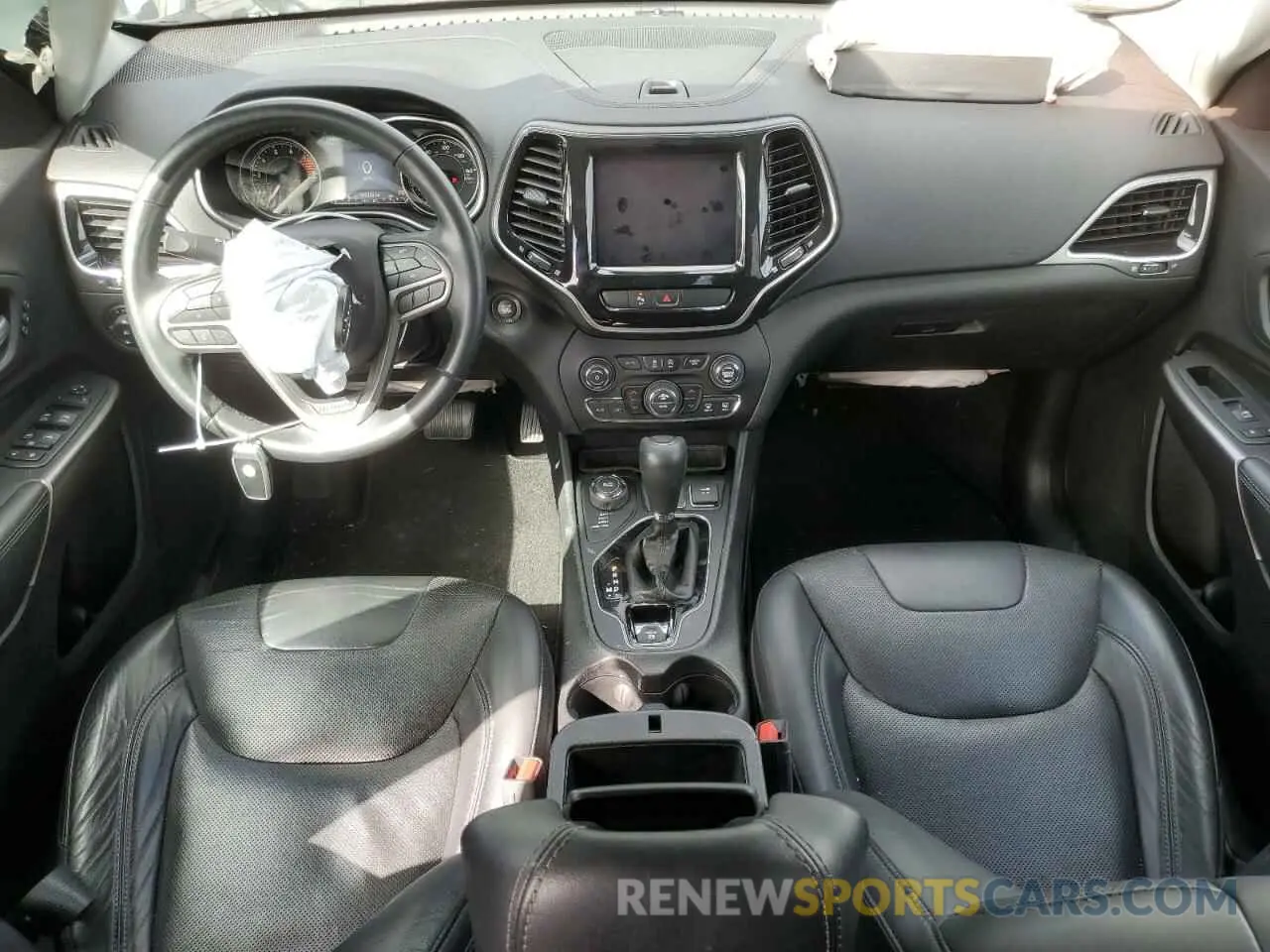 8 Photograph of a damaged car 1C4PJMDX1KD310146 JEEP GRAND CHER 2019