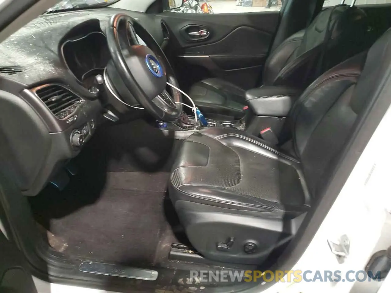 7 Photograph of a damaged car 1C4PJMDX2KD218995 JEEP GRAND CHER 2019