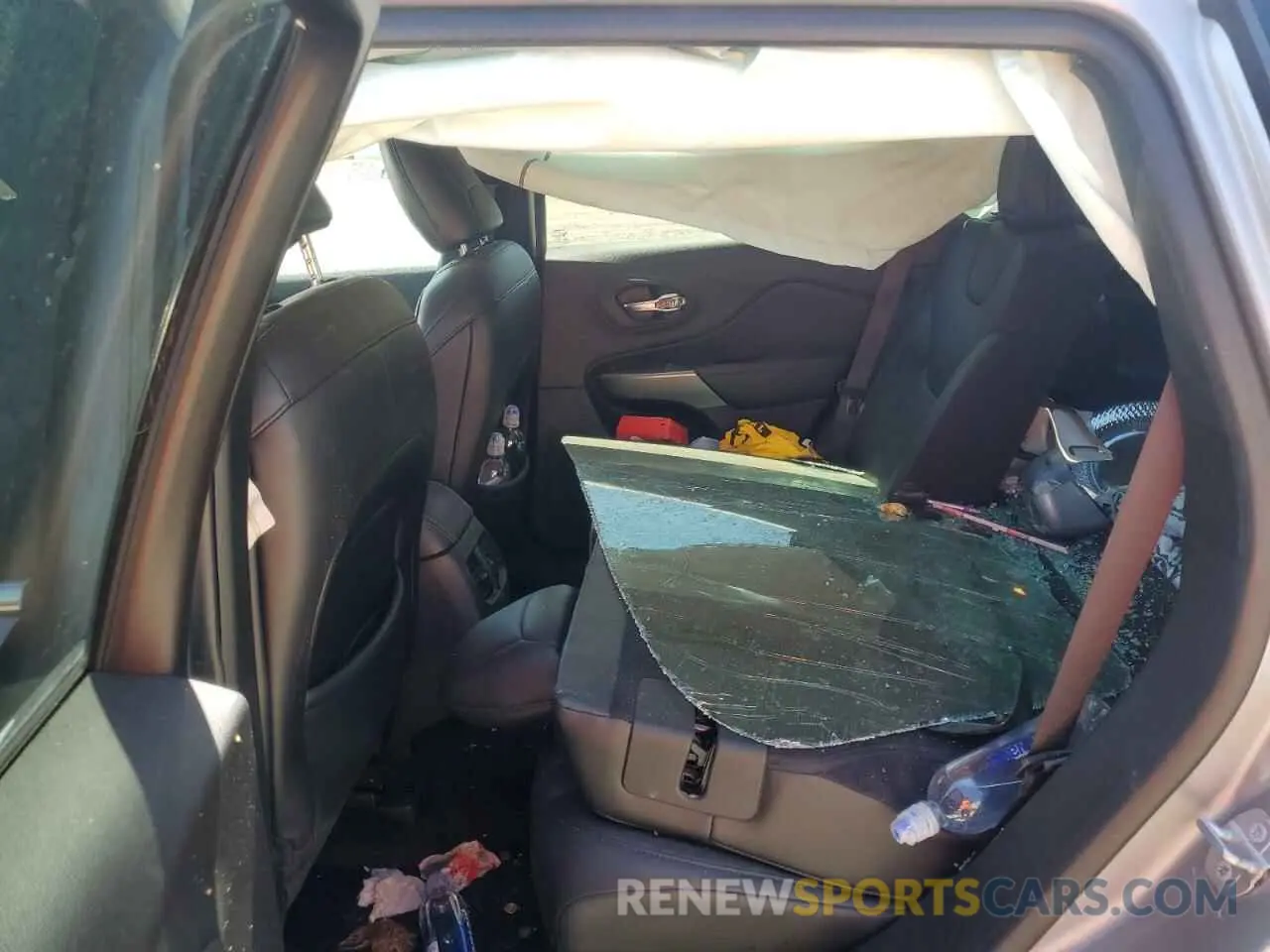 11 Photograph of a damaged car 1C4PJMDX2KD334472 JEEP GRAND CHER 2019