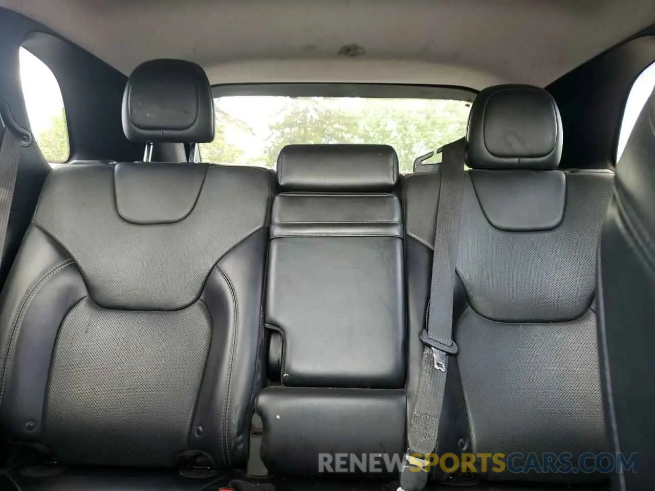 10 Photograph of a damaged car 1C4PJMDX2KD389925 JEEP GRAND CHER 2019